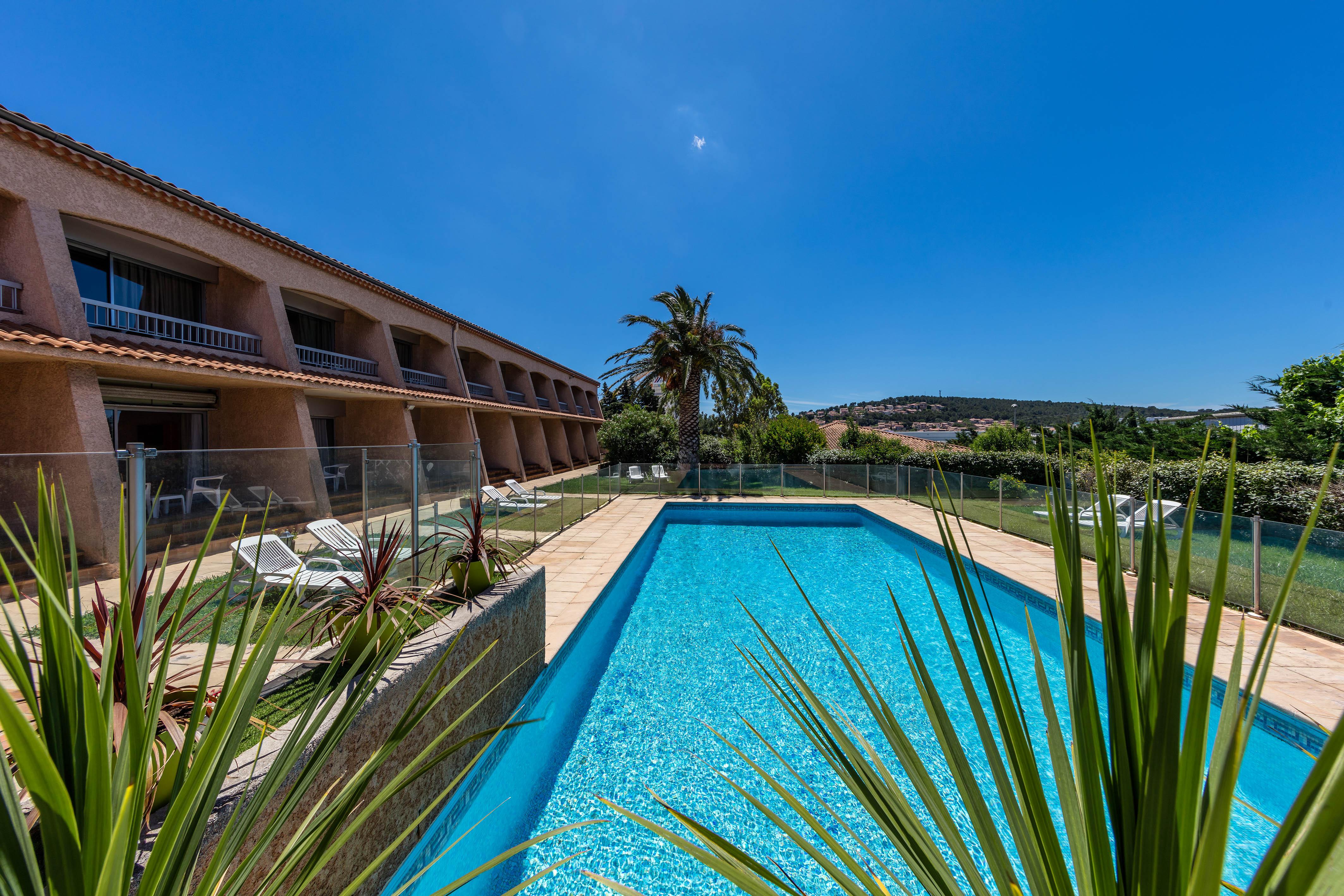 Noemys Toulon La Valette - Hotel Restaurant Avec Piscine Luaran gambar