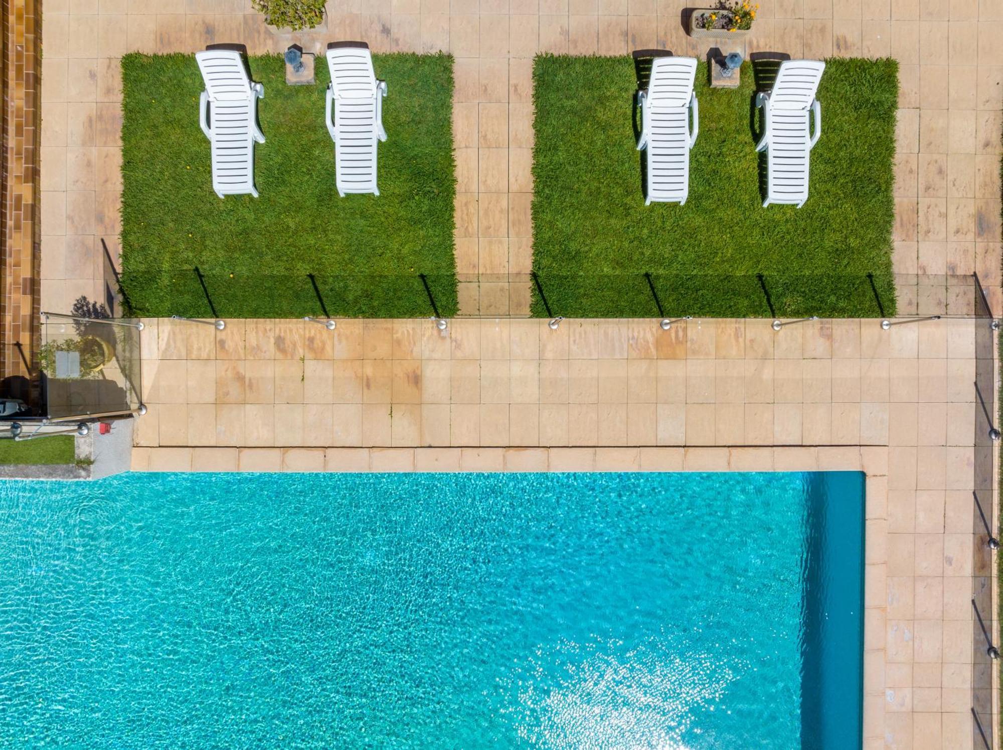 Noemys Toulon La Valette - Hotel Restaurant Avec Piscine Luaran gambar