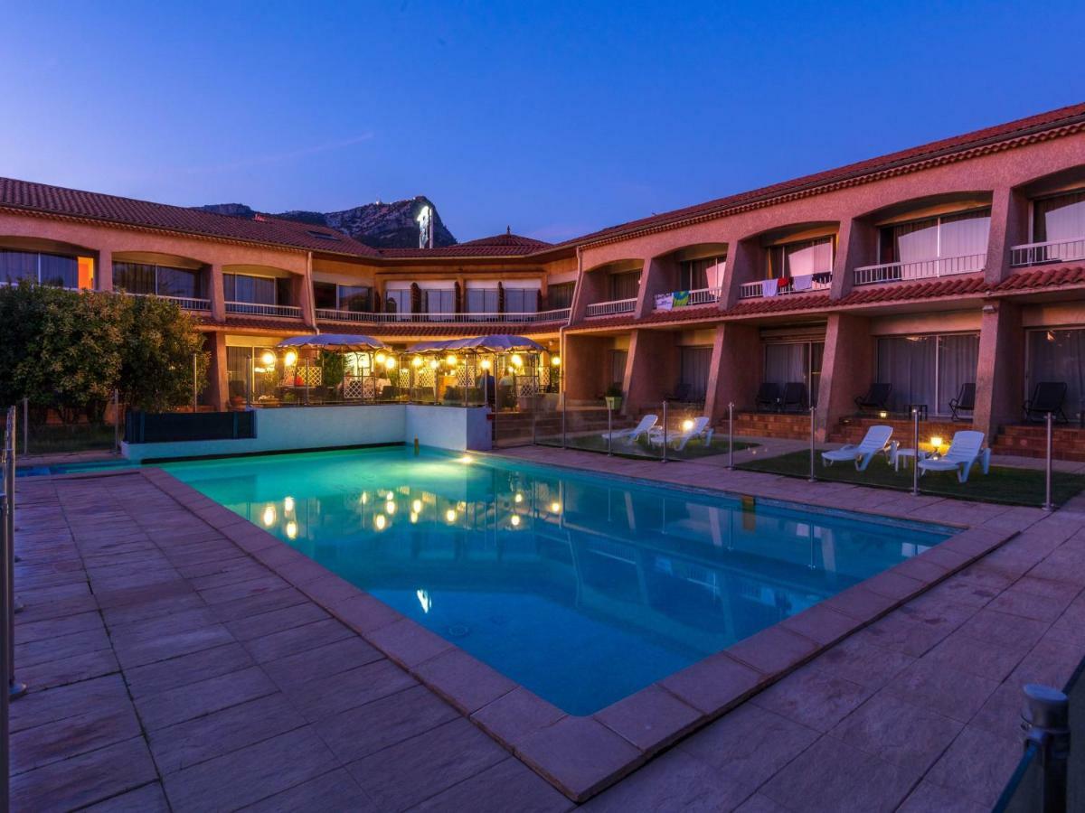 Noemys Toulon La Valette - Hotel Restaurant Avec Piscine Luaran gambar